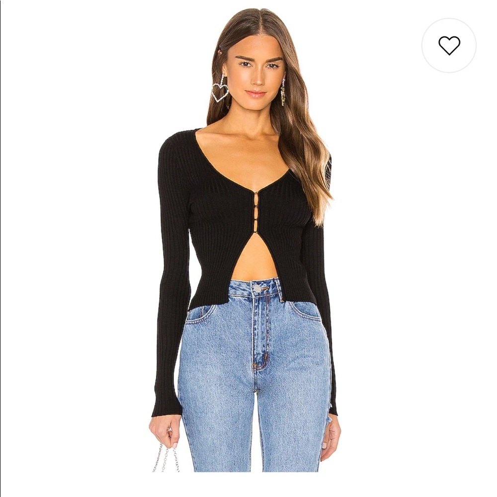 Cute comfy long sleeve top!